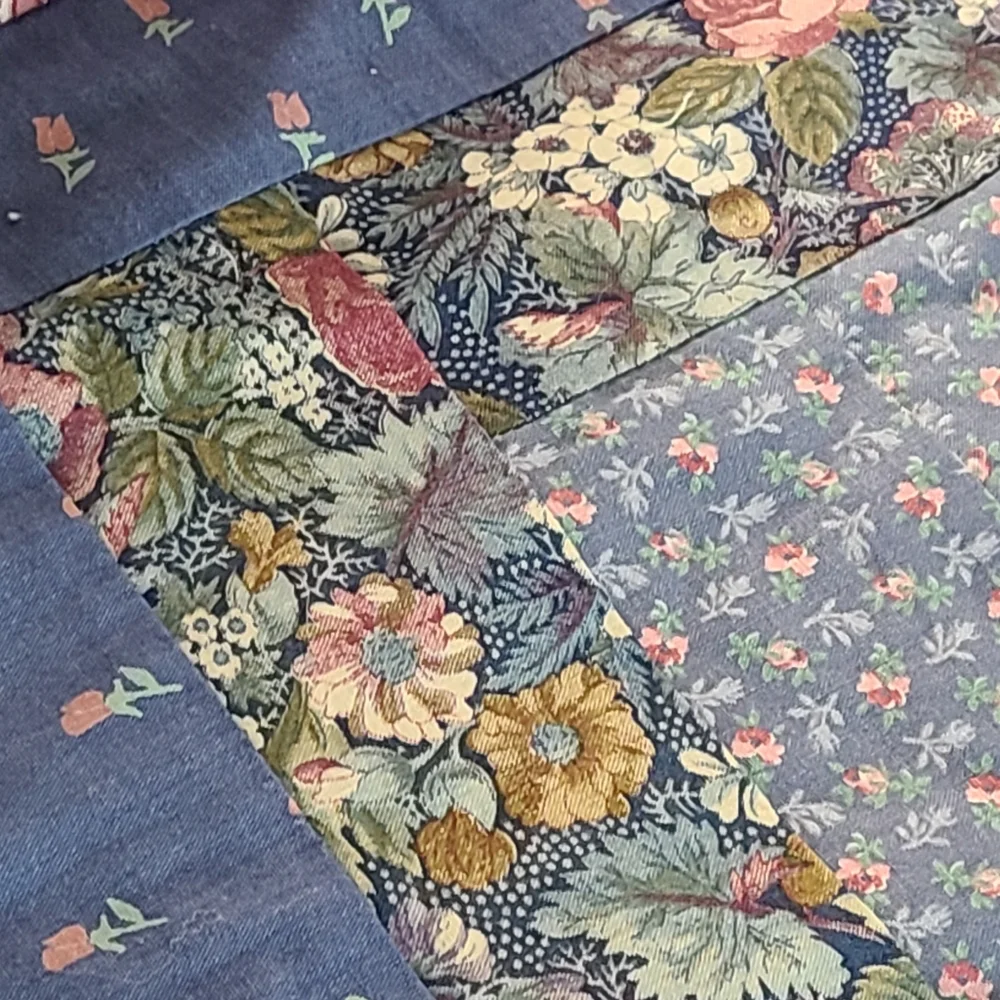 Handmade log cabin quilt tapestry